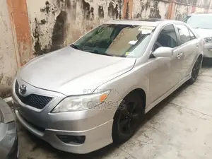 Toyota Camry 2011 Silver
