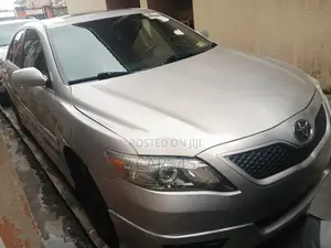 Toyota Camry 2011 Silver