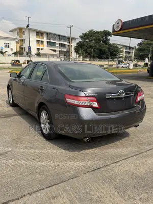 Toyota Camry XLE V6 4dr Sedan (3.5L 6cyl 6AM) 2010 Gray