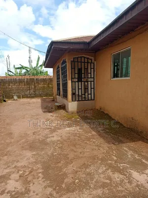 3bdrm Block of Flats in Isihor, Benin City for sale