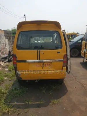 Suzuki APV Minibus 2010 Yellow
