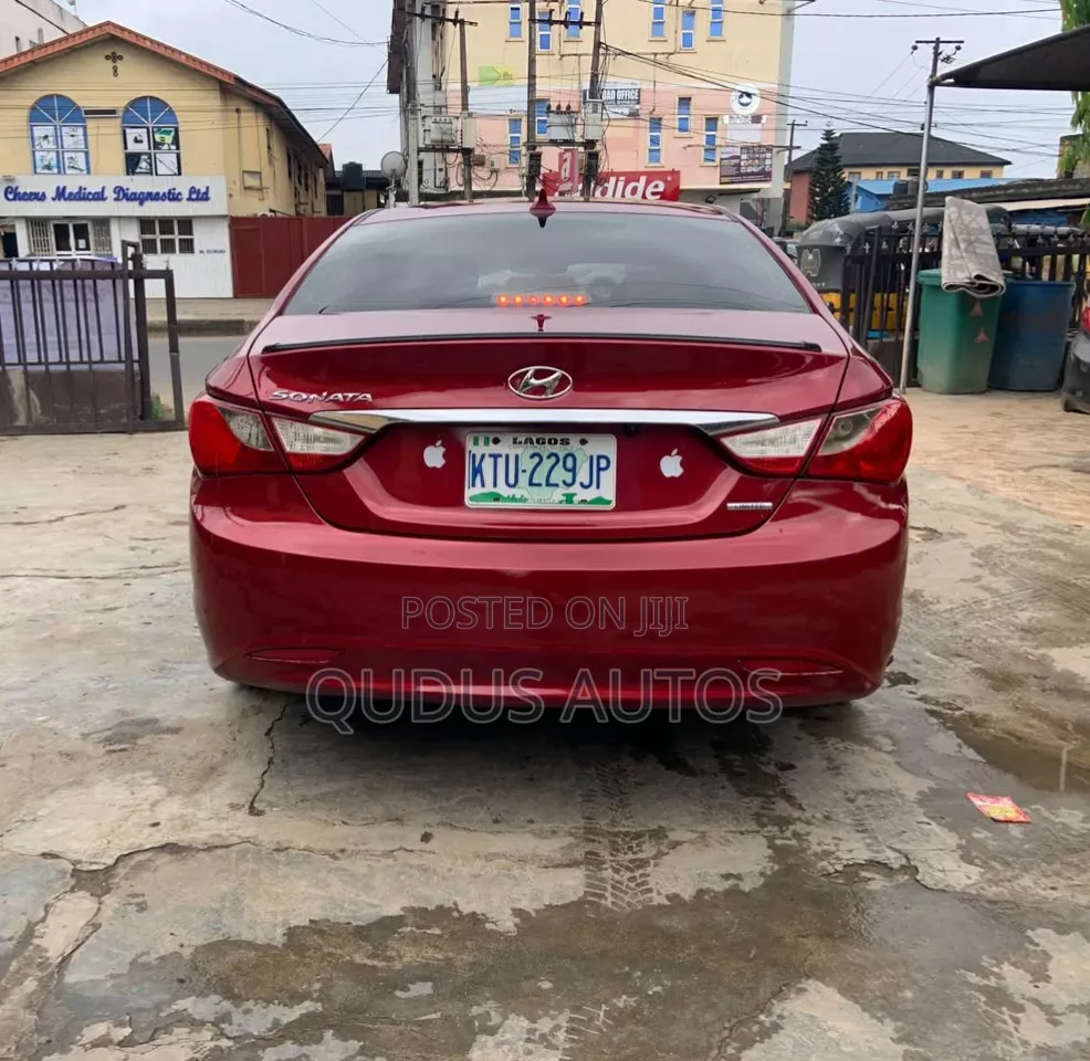 Hyundai Sonata 2012 Red