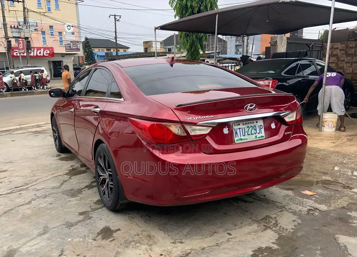 Hyundai Sonata 2012 Red