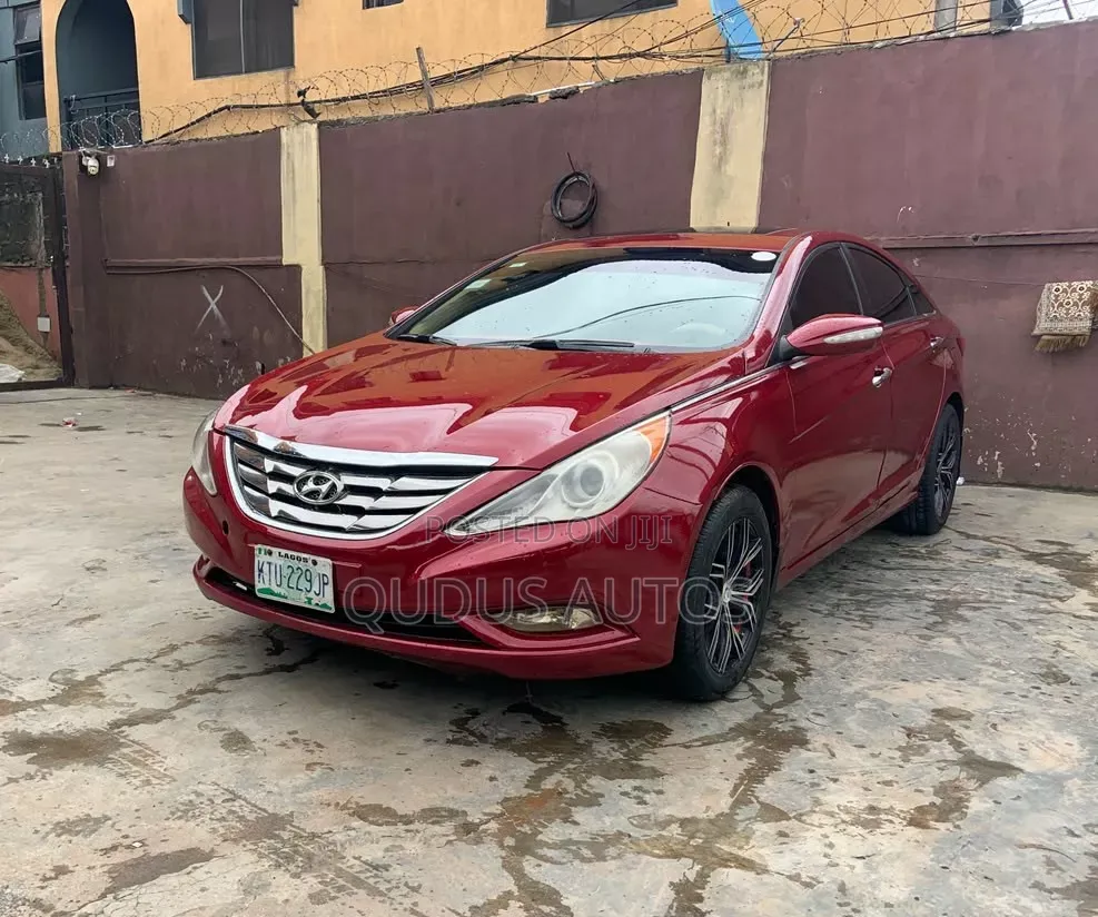 Hyundai Sonata 2012 Red