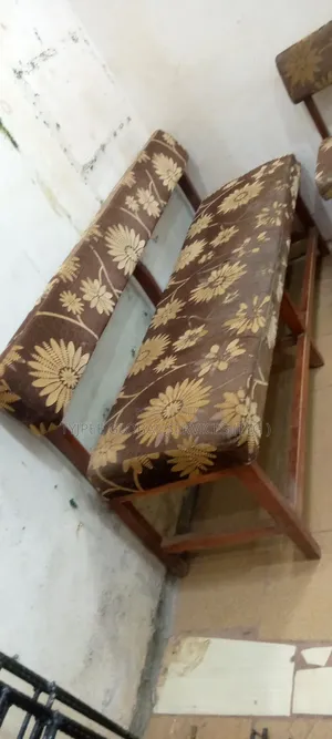 Visitors Reception Cushion Chairs