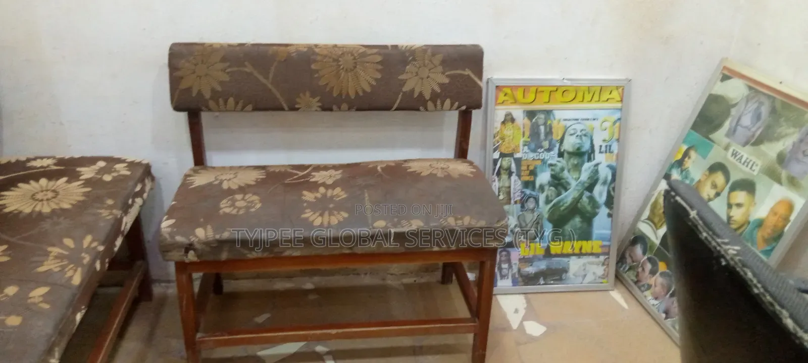 Visitors Reception Cushion Chairs