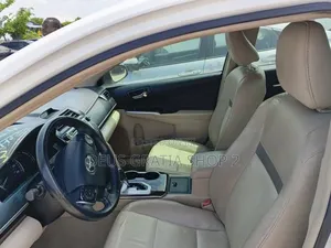 Toyota Camry XLE V6 4dr Sedan (3.5L 6cyl 6A) 2013 White