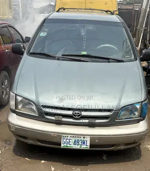 Toyota Sienna 1999 Green