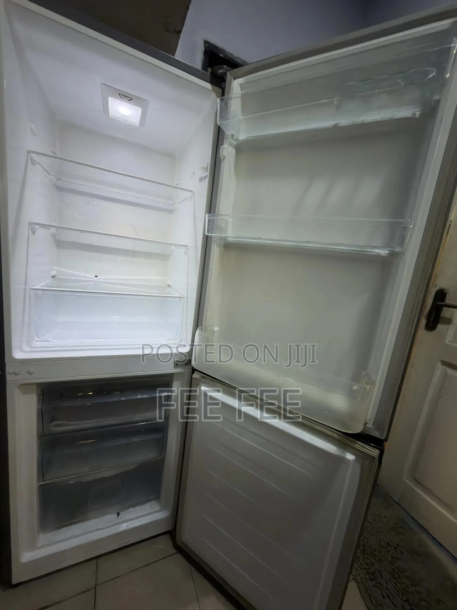 Hisense Bottom Freezer Refrigerator 225L (29DCA)