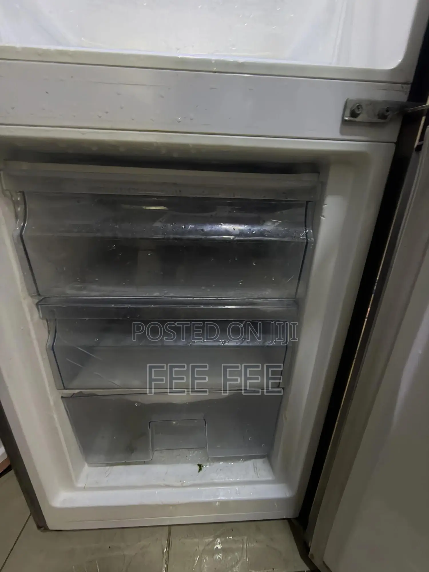 Hisense Bottom Freezer Refrigerator 225L (29DCA)