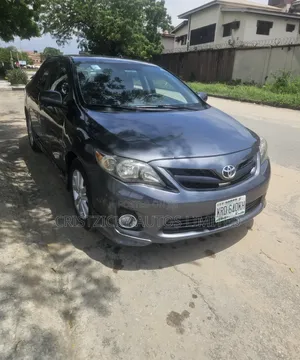 Toyota Corolla 2010 Gray