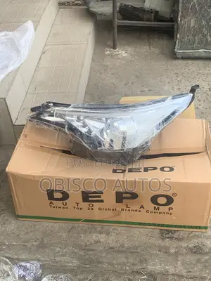 Toyota Avensis 2015-2018 Head Light