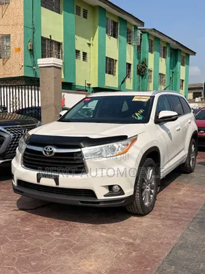 Toyota Highlander XLE V6 4x2 (3.5L 6cyl 6A) 2016 White