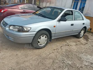 Toyota Camry Automatic 1999 Gray