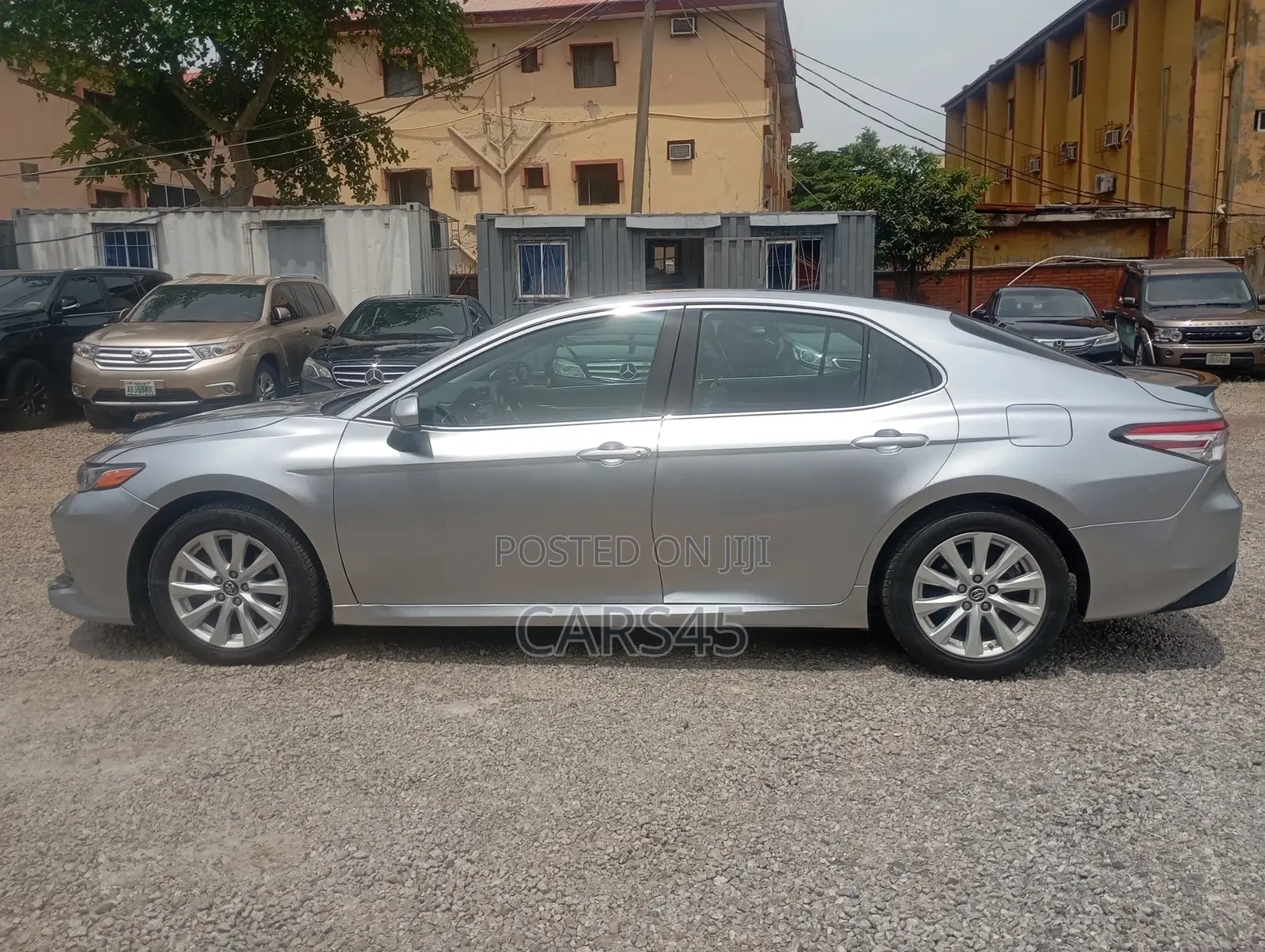 Toyota Camry 2018 Silver