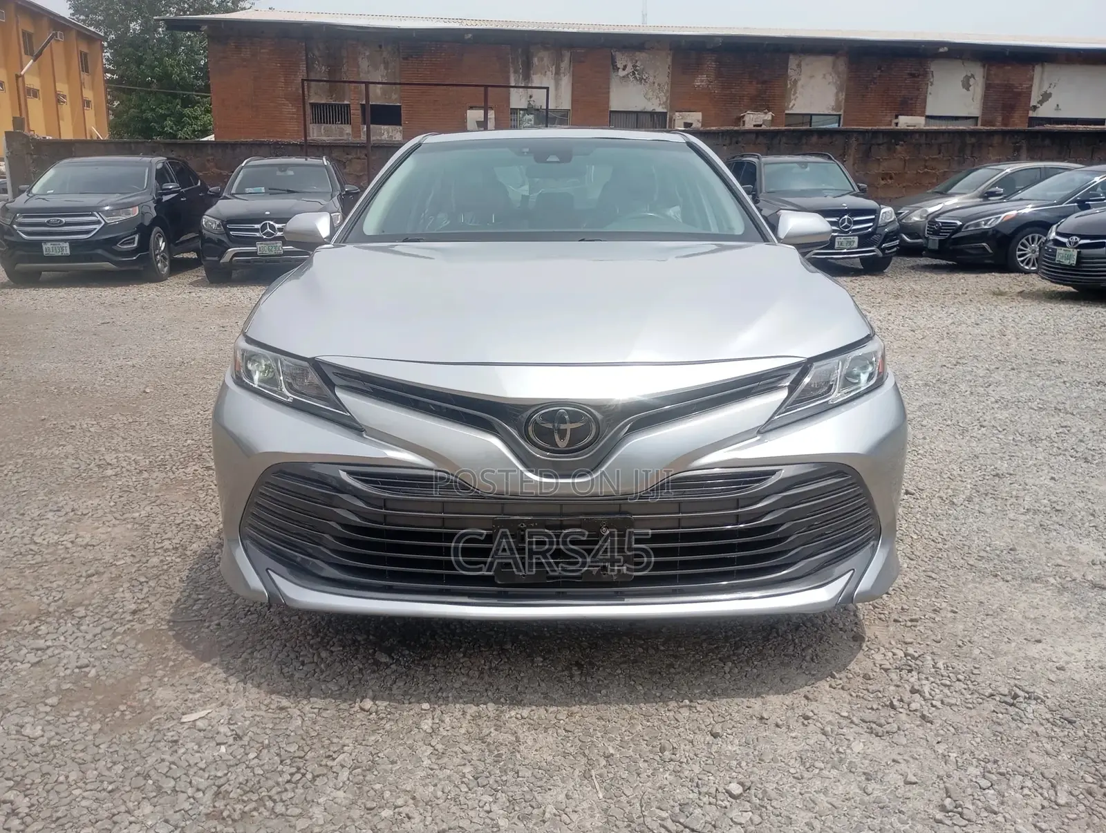 Toyota Camry 2018 Silver