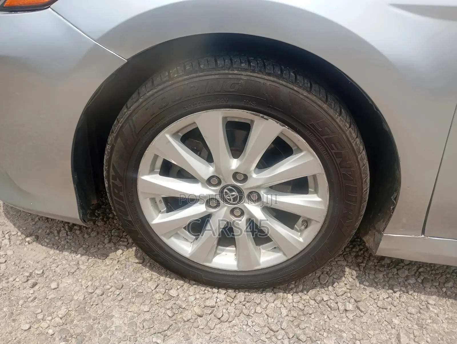 Toyota Camry 2018 Silver