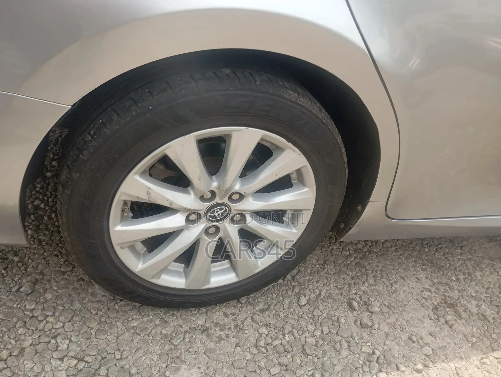 Toyota Camry 2018 Silver