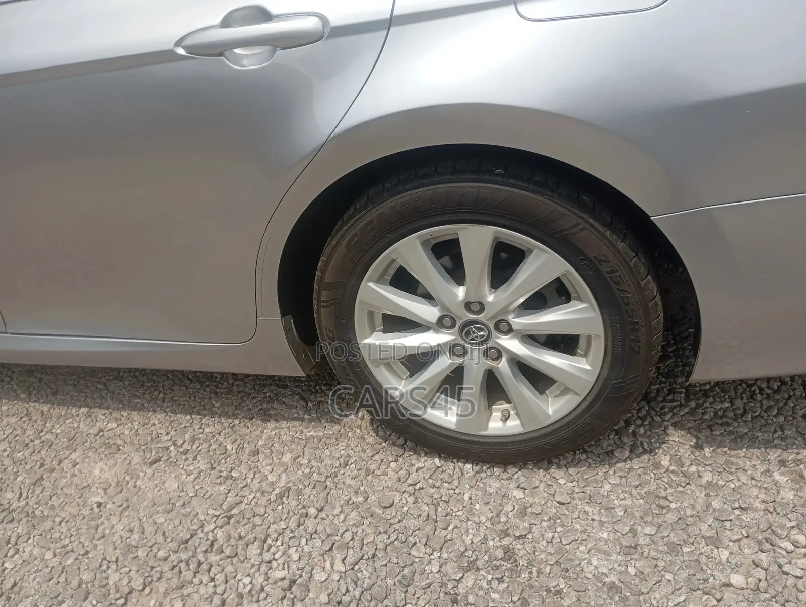 Toyota Camry 2018 Silver