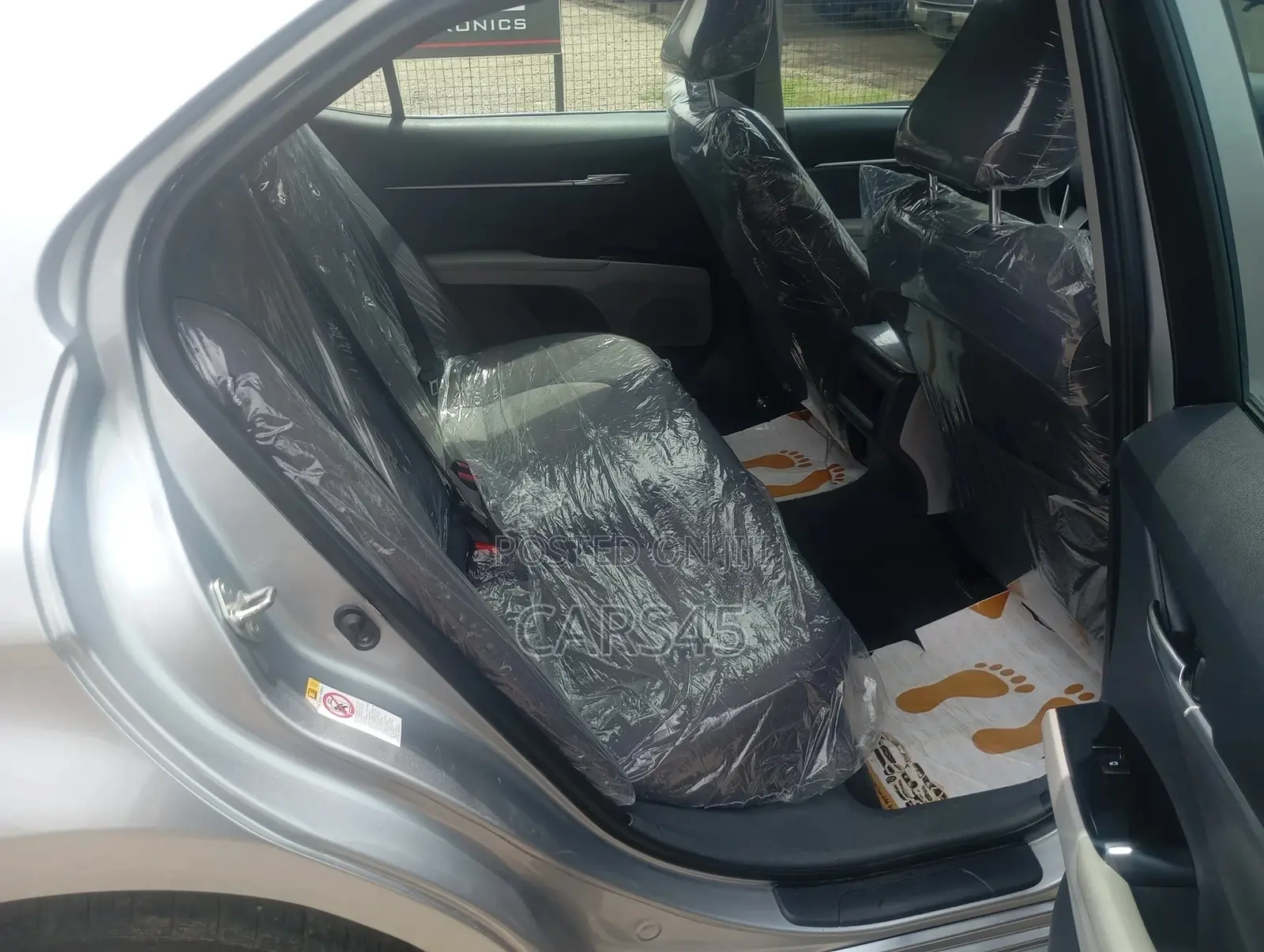 Toyota Camry 2018 Silver