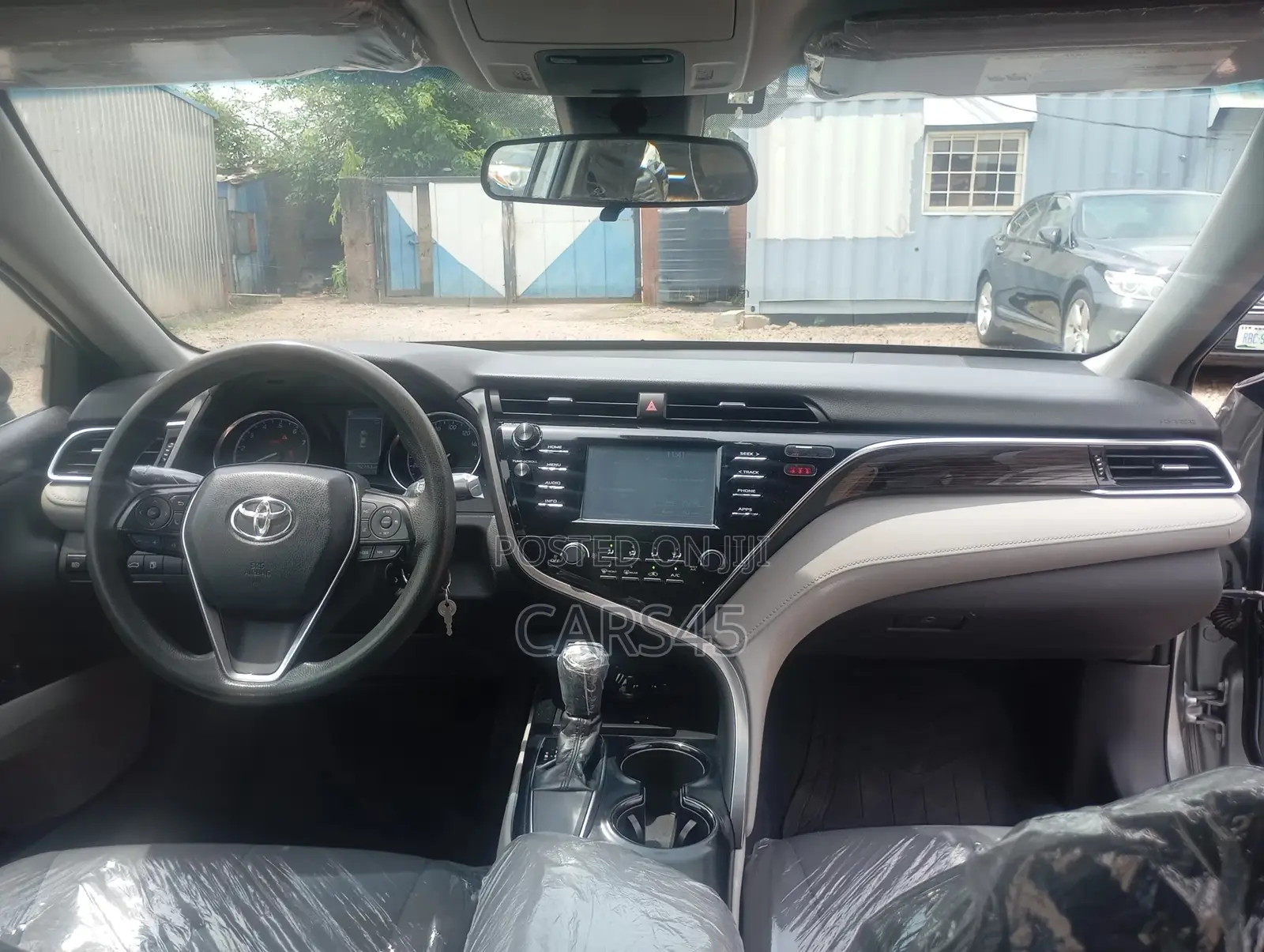 Toyota Camry 2018 Silver