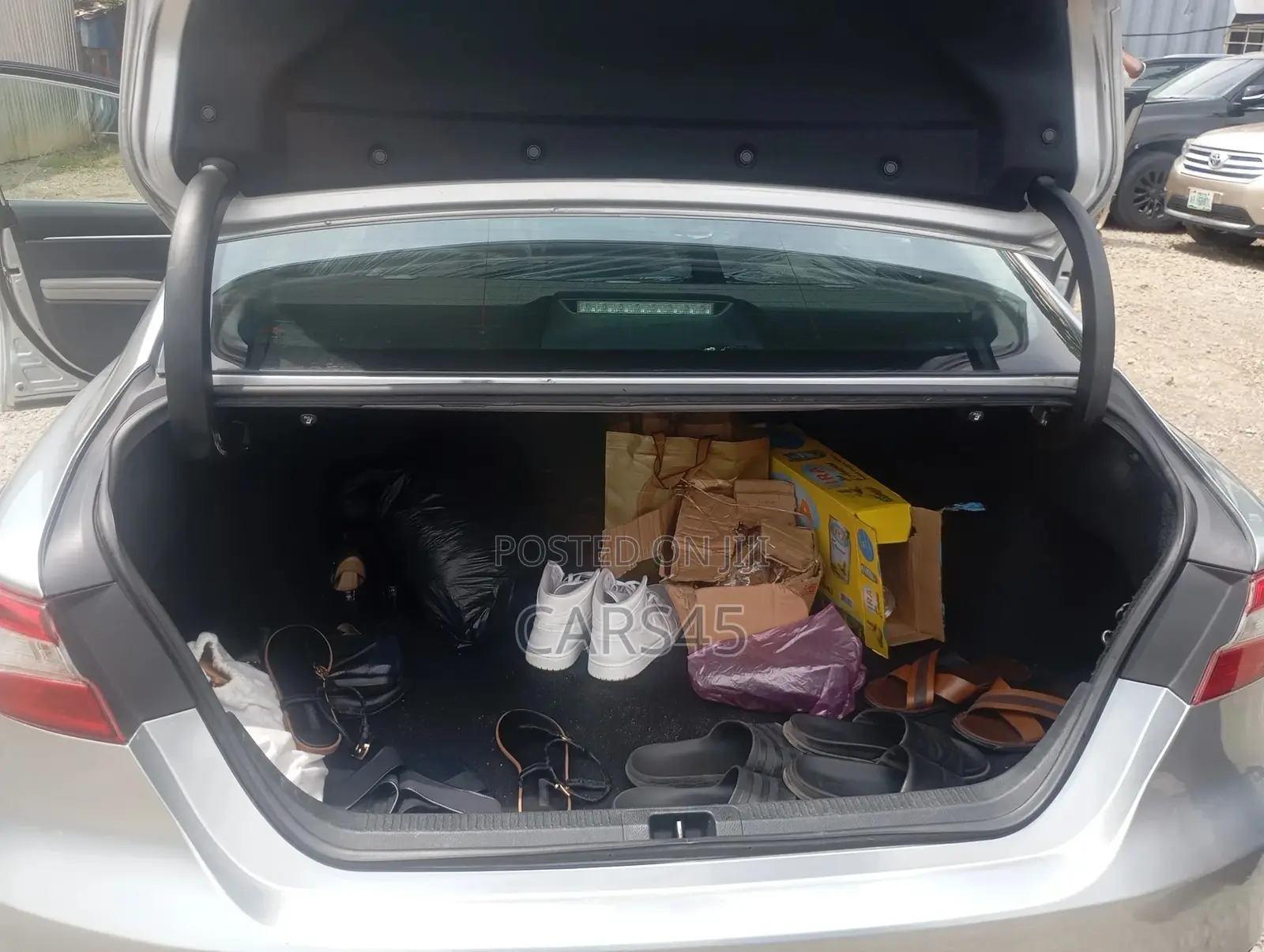 Toyota Camry 2018 Silver
