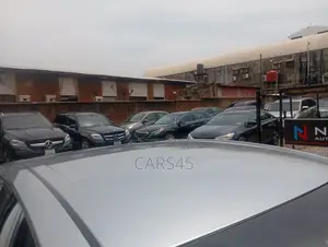 Toyota Camry 2018 Silver