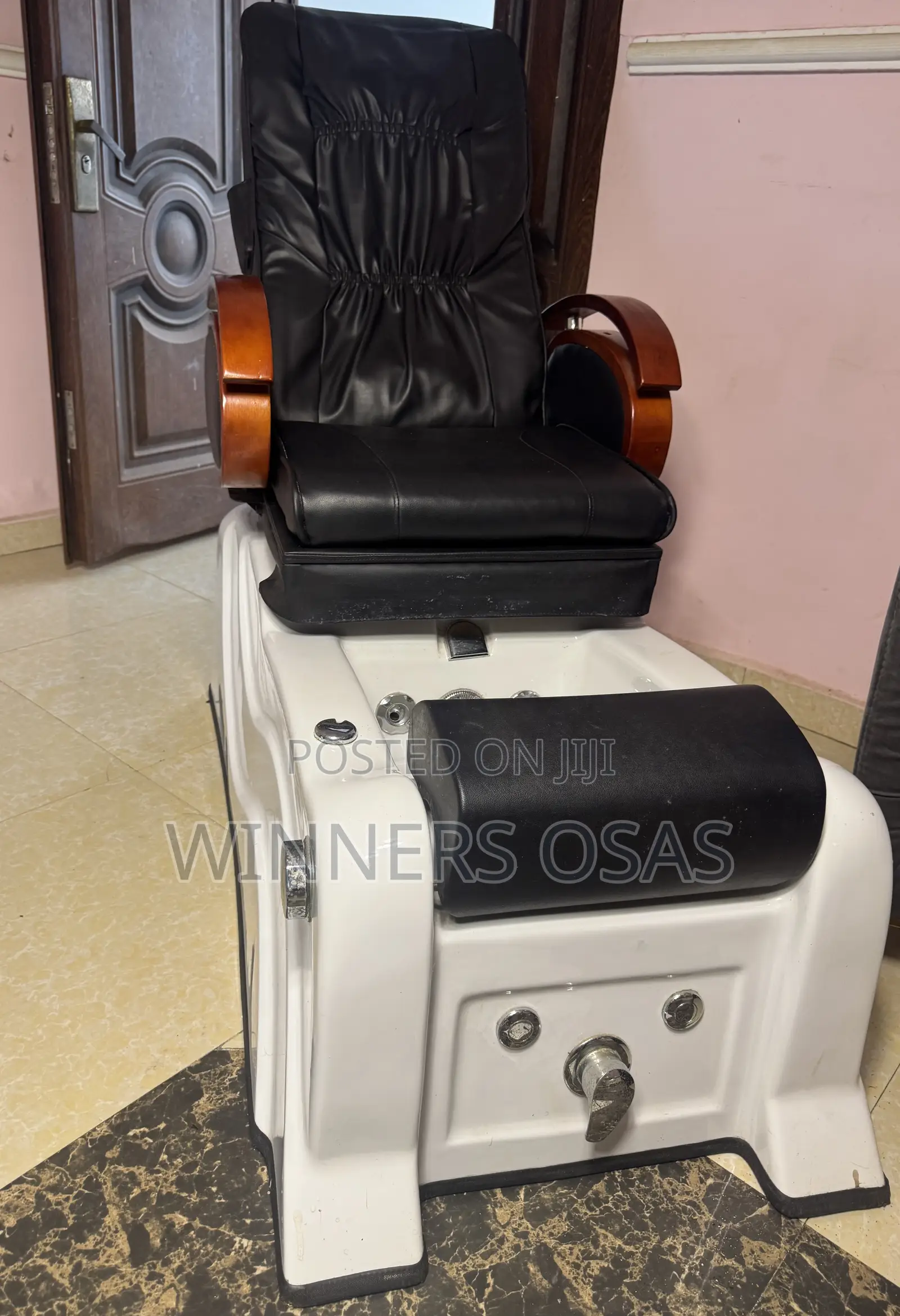 Pedicure Machine With Massage Feature