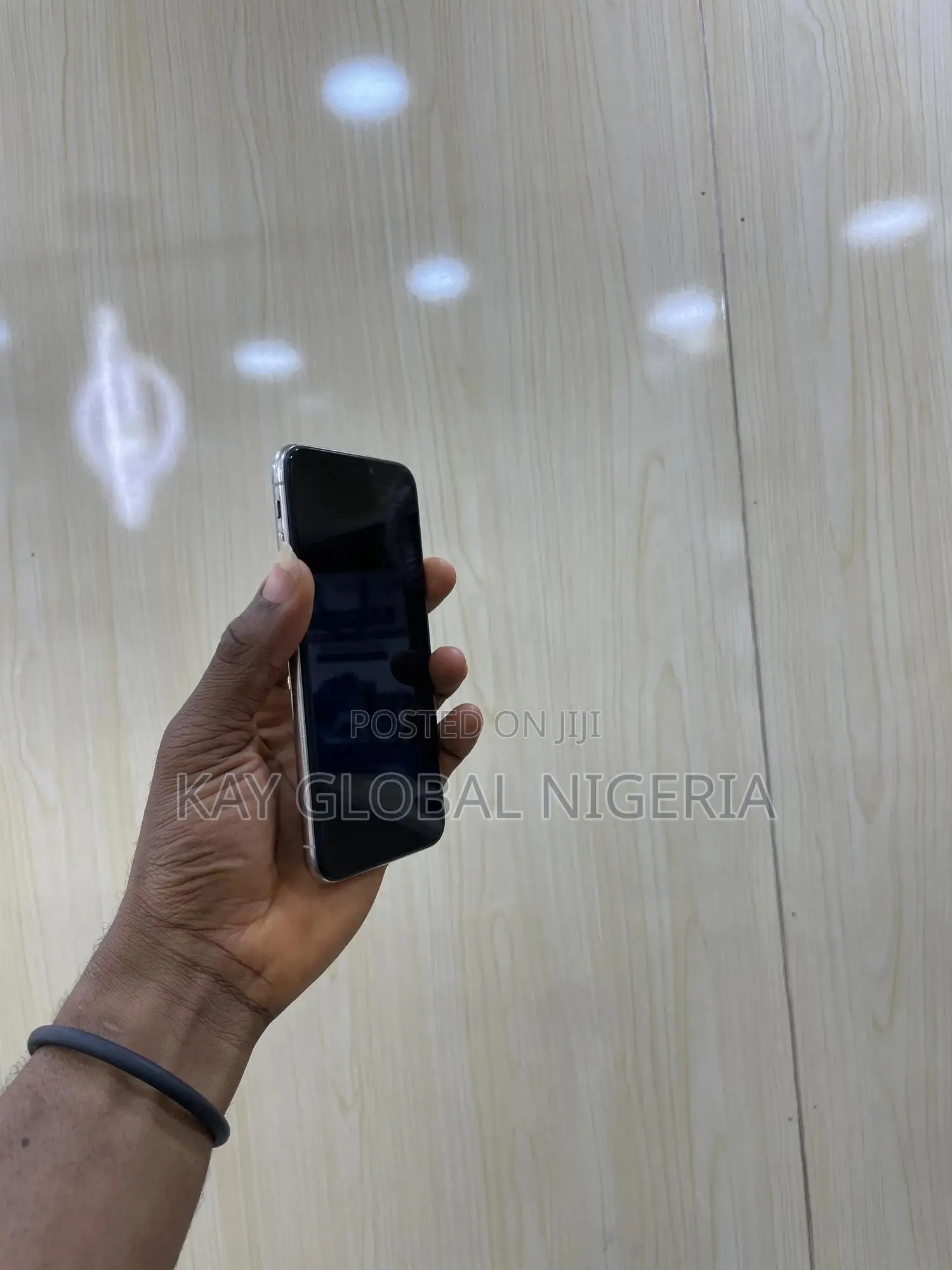 Apple iPhone X 64 GB White