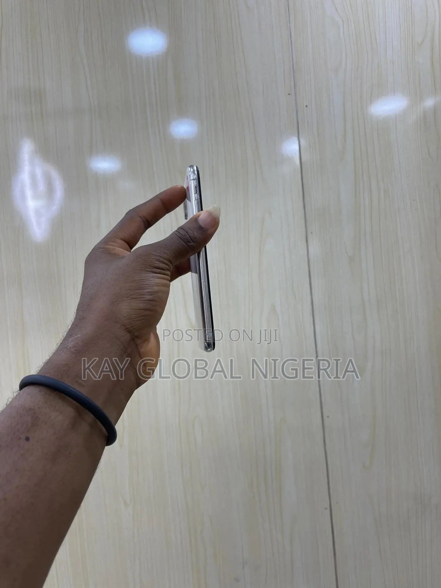 Apple iPhone X 64 GB White