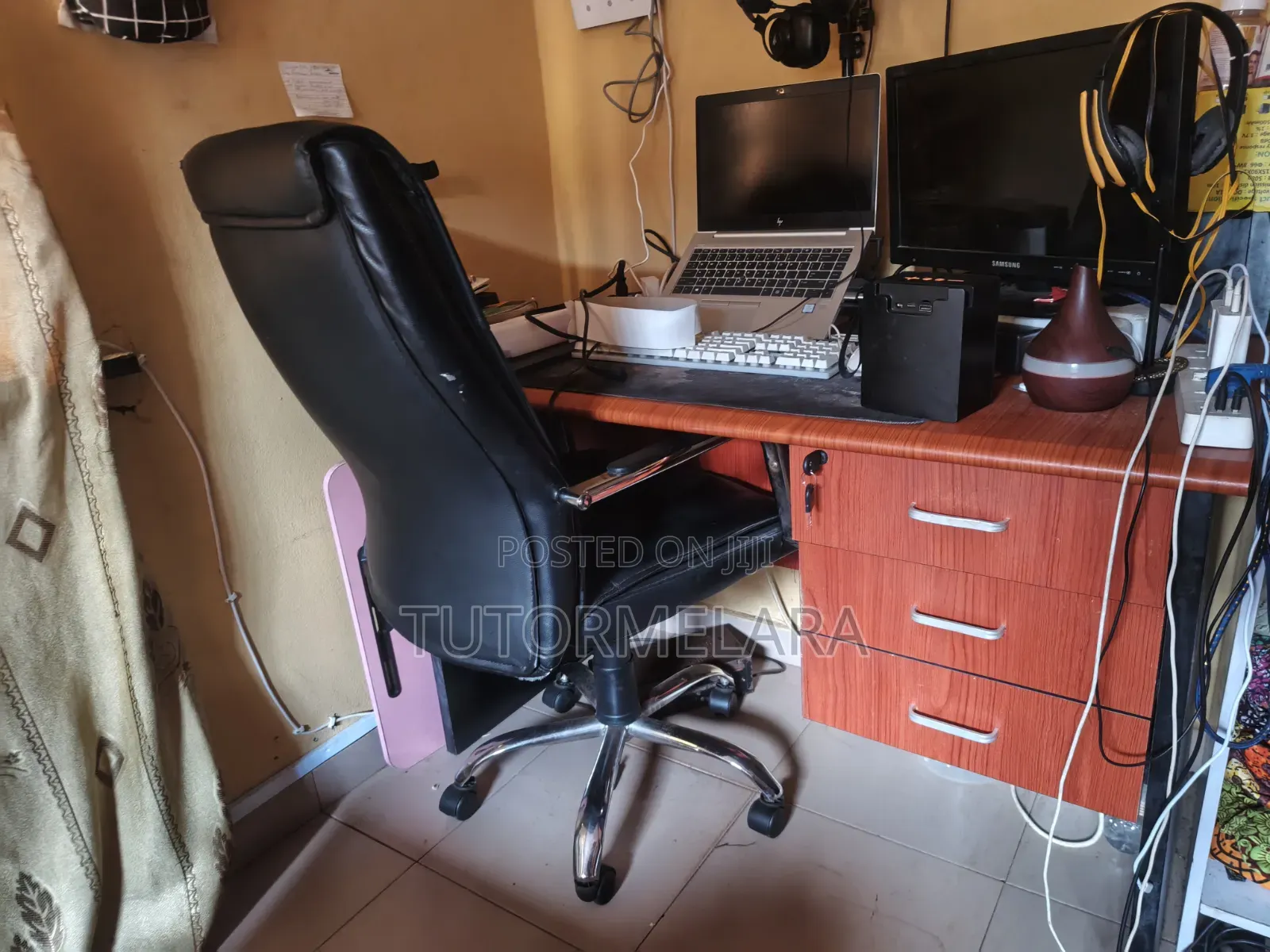 Office Chair and Table