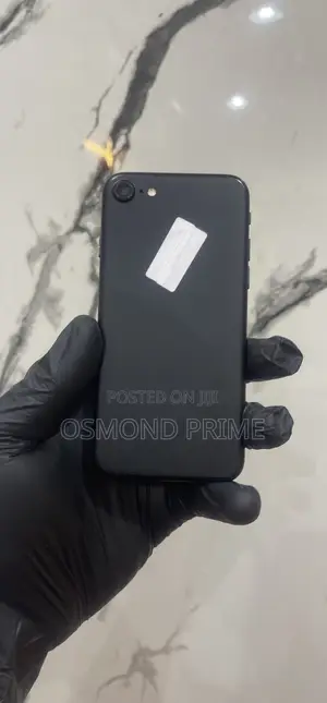 Apple iPhone 7 32 GB Black