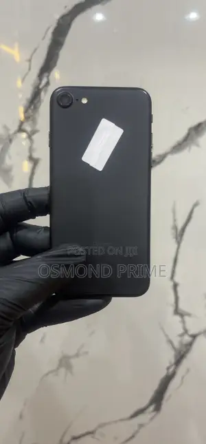 Apple iPhone 7 32 GB Black