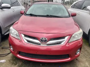 Toyota Corolla LE 4dr Sedan (1.8L 4cyl 4A) 2013 Red