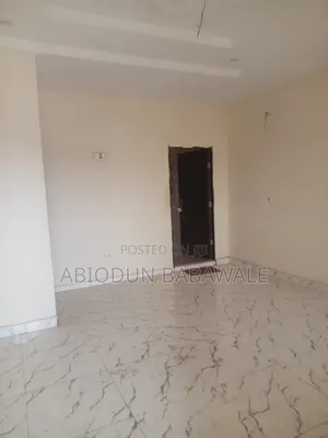 3bdrm Block of Flats in Admiralty Estate for rent