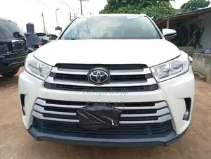 Toyota Highlander XLE 2017 White