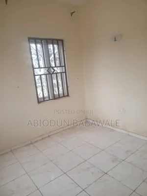 3bdrm Block of Flats in Admiralty Estate for rent