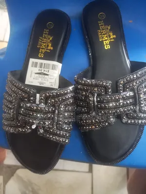 Trendy Flat Shoe for Casual Outing