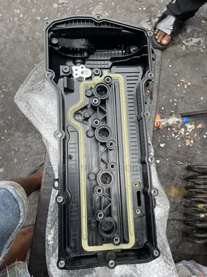 Engine Top Plastic Cover 2tr