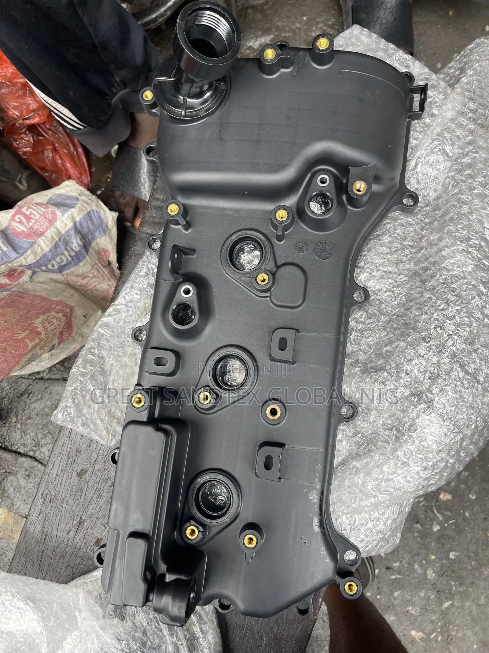 Engine Top Plastic Cover 2tr