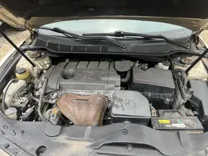 Toyota Camry LE 4dr Sedan (2.5L 4cyl 6A) 2011 Gold
