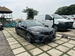 Toyota Camry SE Nightshade FWD 2020 Black