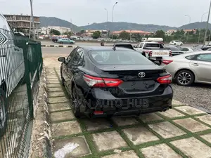 Toyota Camry SE Nightshade FWD 2020 Black