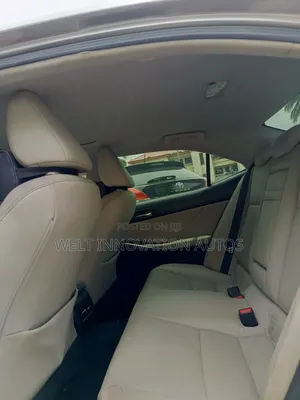 Lexus IS 2014 Gold