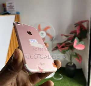 Apple iPhone 7 32 GB Pink