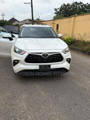 Toyota Highlander XLE 2022 White