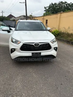 Toyota Highlander XLE 2022 White
