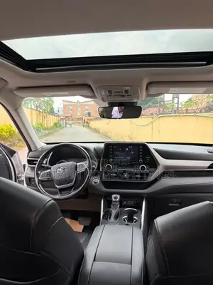 Toyota Highlander XLE 2022 White