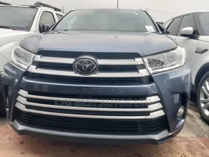 Toyota Highlander XLE 4x2 V6 (3.5L 6cyl 8A) 2018 Blue