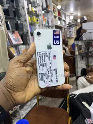 Apple iPhone XR 64 GB White